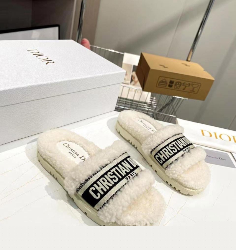 ch**an D*or slippers